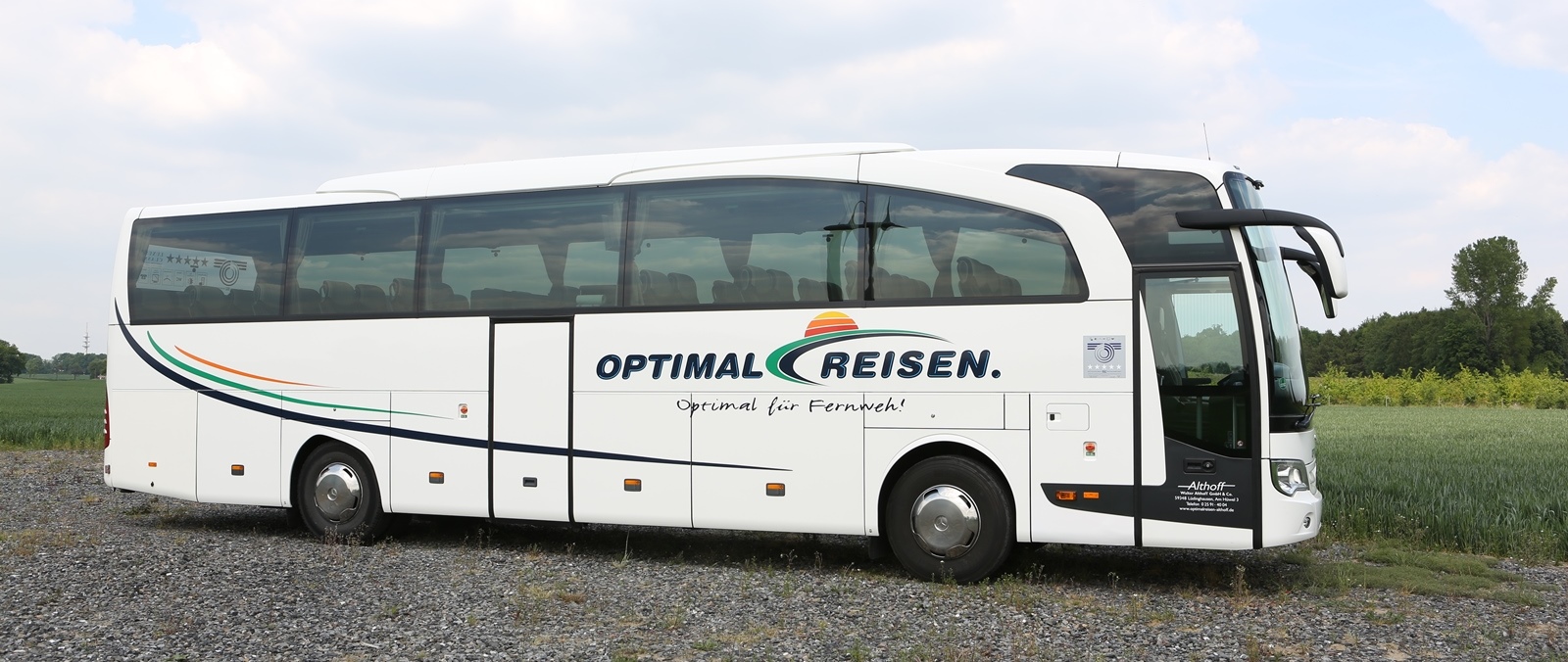 2x Reisebus Bus MB Travego aus Spritzguss rot L= 18 cm schwarz 2er Set 